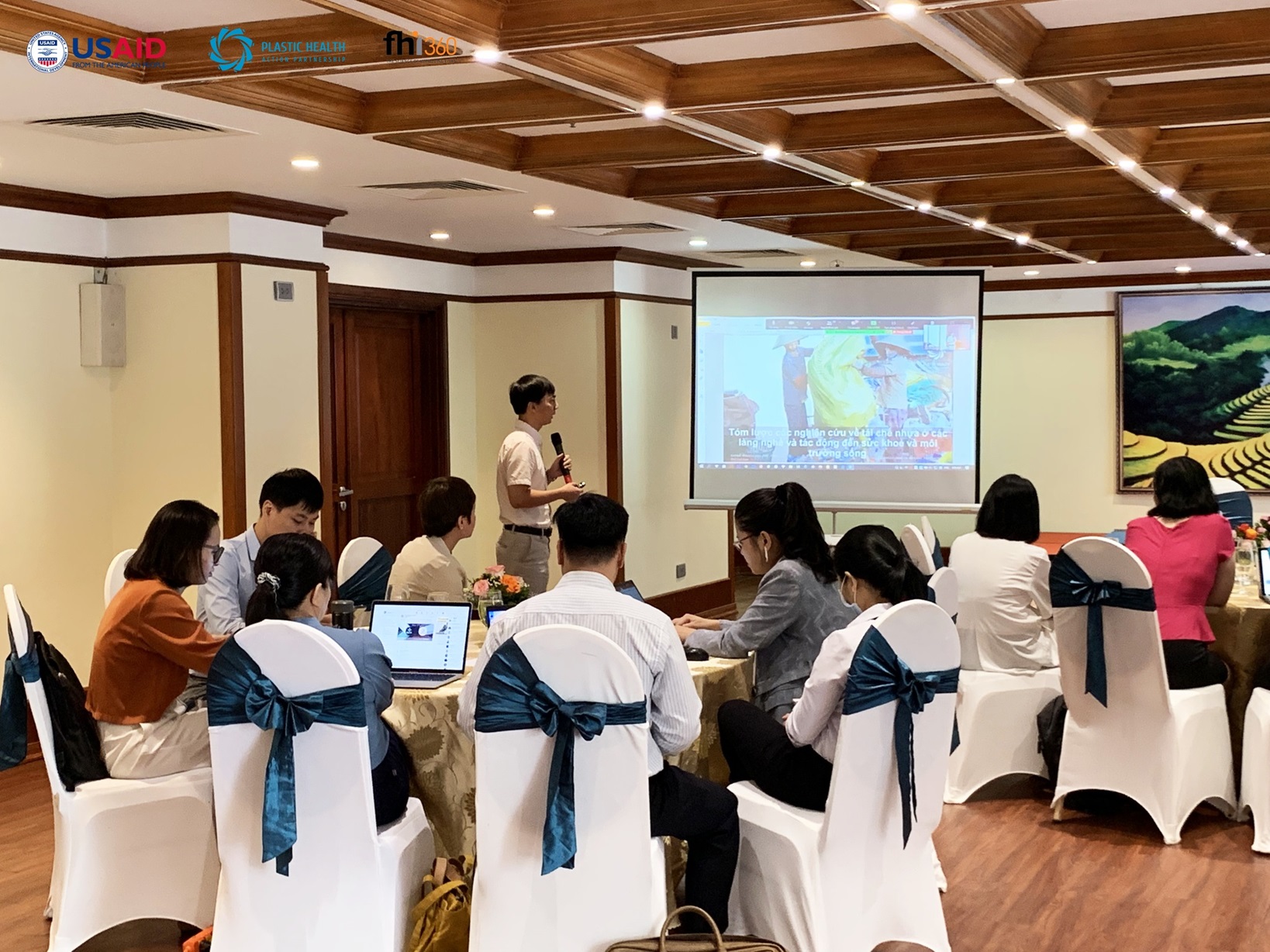 Hội thảo về t&aacute;c động sức khoẻ của chất thải nhựa v&agrave; c&aacute;c khuyến nghị ch&iacute;nh s&aacute;ch v&agrave; can thiệp tại Việt Nam