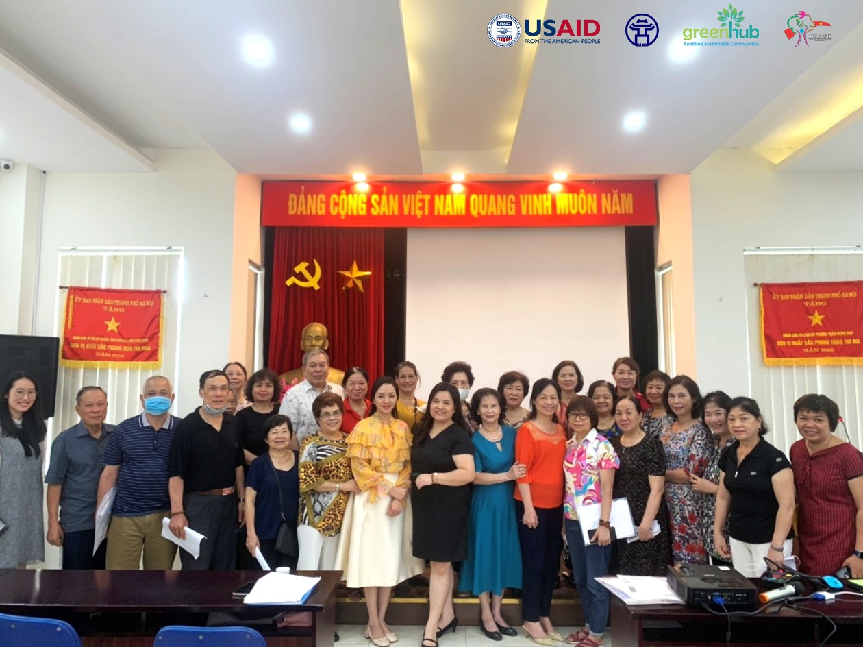 Tập huấn về sử dụng nhựa an to&agrave;n v&agrave; ảnh hưởng của &ocirc; nhiễm r&aacute;c thải nhựa với m&ocirc;i trường & sức khoẻ con người tại quận Ho&agrave;n Kiếm