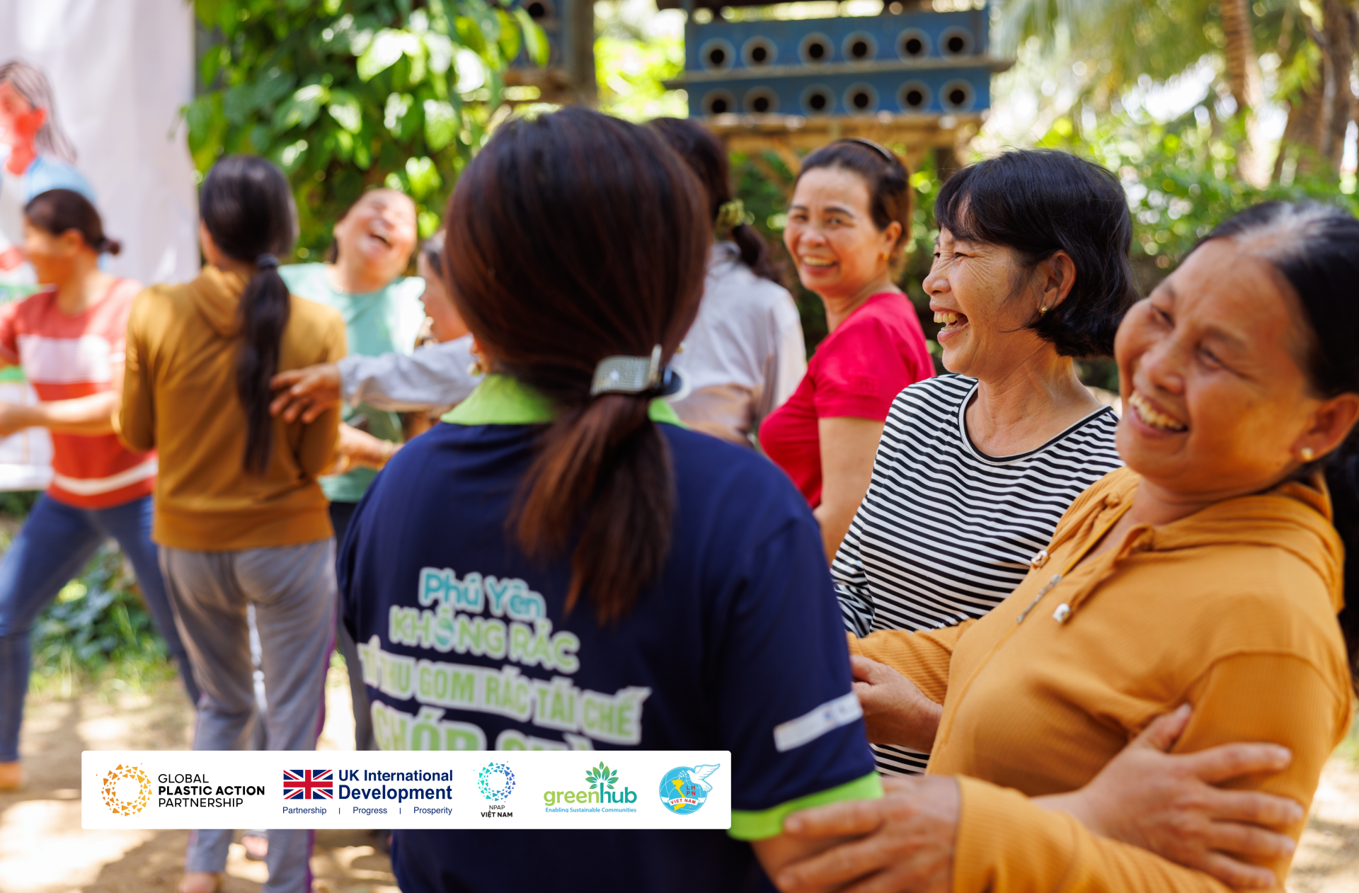Nâng cao năng lực và hợp tác của nhóm phụ nữ thu gom rác thải ngoài công lập tại Phú Yên