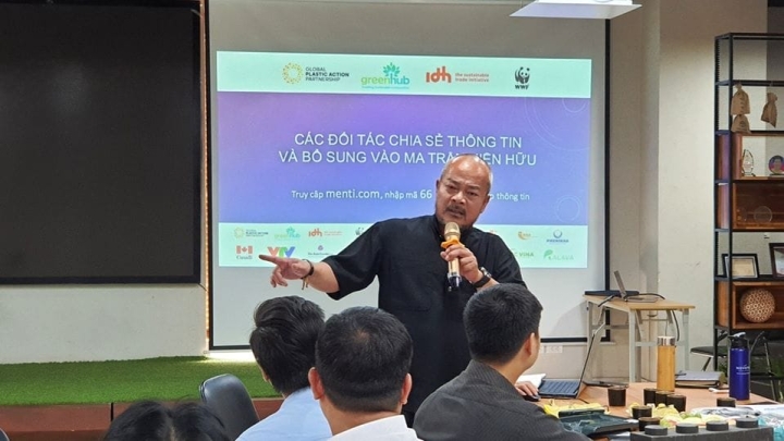 GÓC NHÌN ĐA CHIỀU VỀ RÁC THẢI NHỰA TỪ THẢO LUẬN BÀN TRÒN GIỮA CÁC BÊN LIÊN QUAN