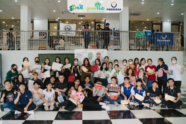 Trải nghiệm thực hành phân loại nhựa tại Workshop Tái chế cùng sinh viên Phenikaa