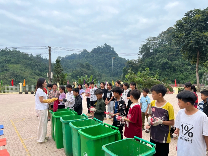 Mô hình Nước sạch và Trường học Không rác cho học sinh vùng cao Việt Nam